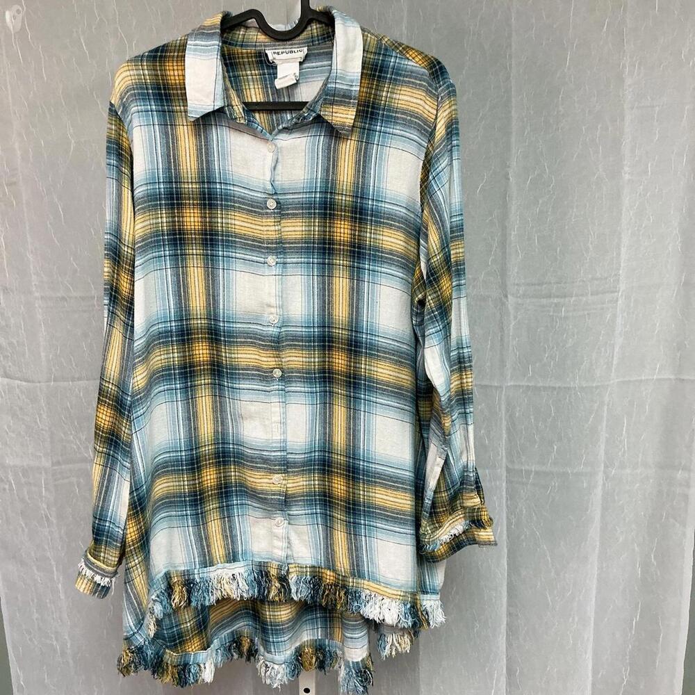 For the Republic Plaid Flannel Button-up Relaxed Fit Frayed Hem Shirt XL